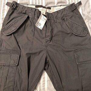 Men’s H&M Cargo pants, size 29, gray, new with tags